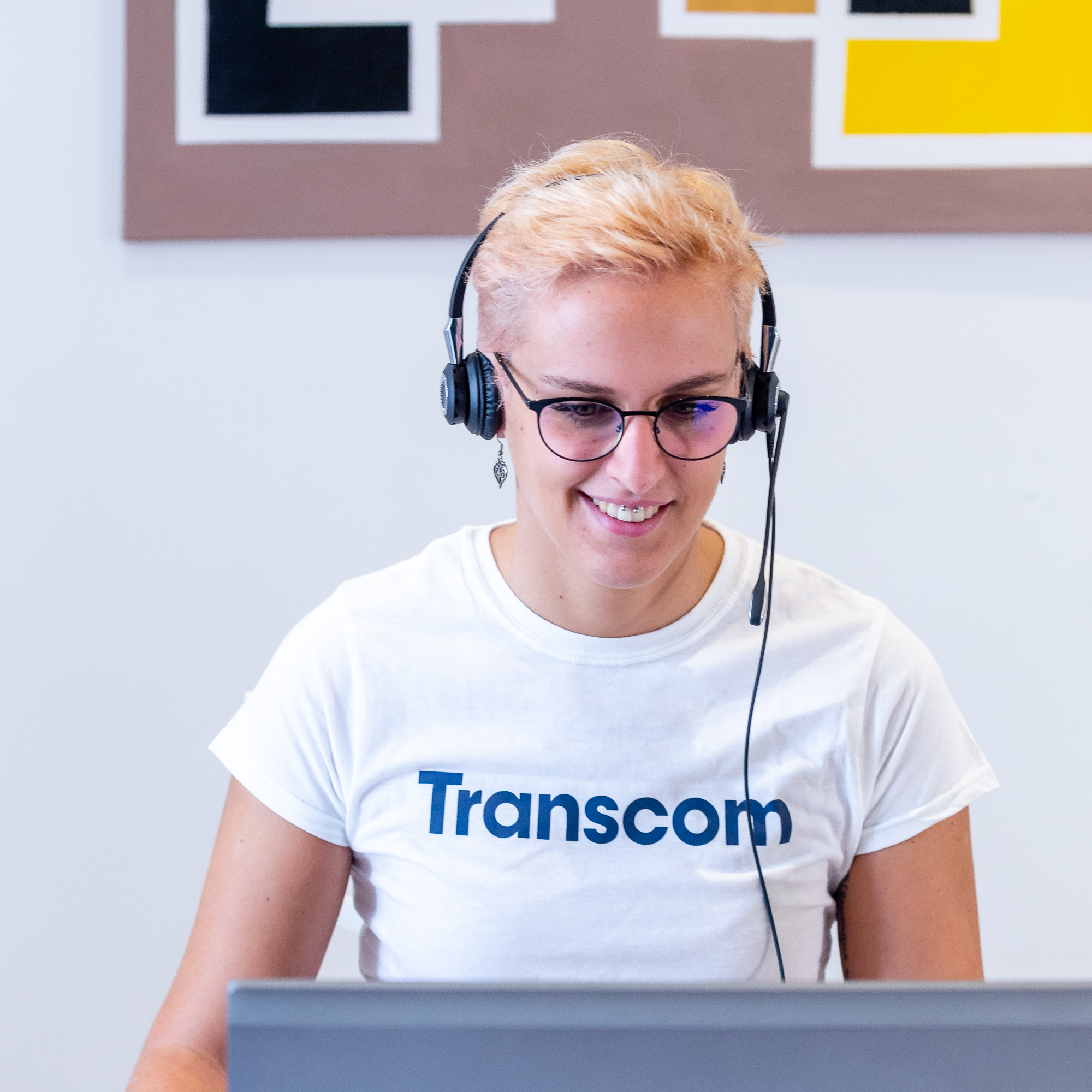 customer support specialist at Transcom